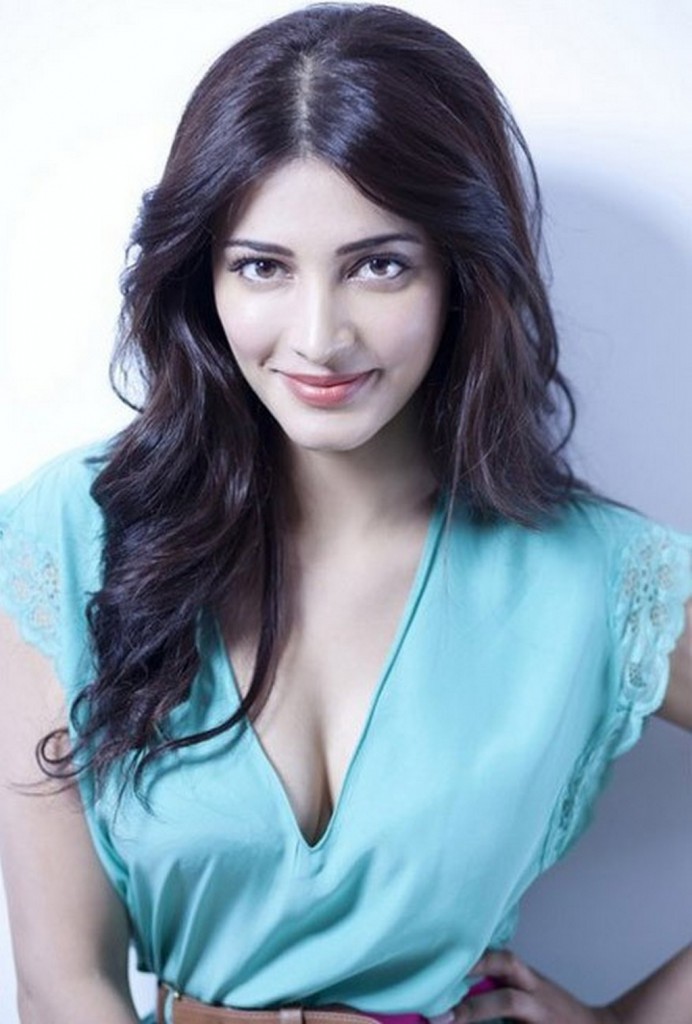 Shruti Hassan Hot Photo Gallery