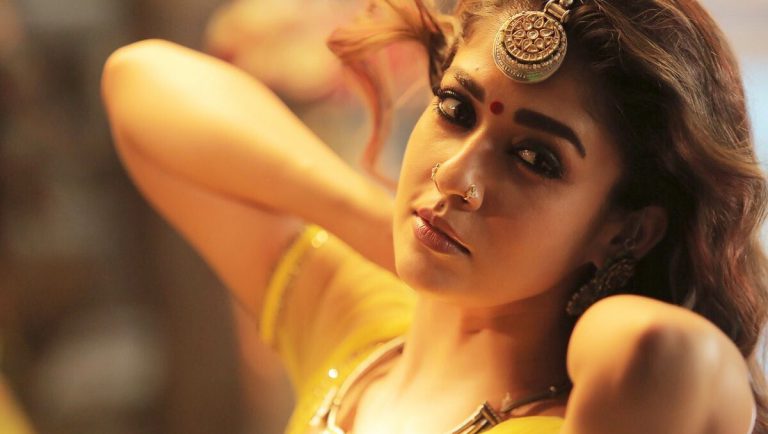 Photo Gallery of Nayanthara as Ratna Mahadevi from Kaashmora