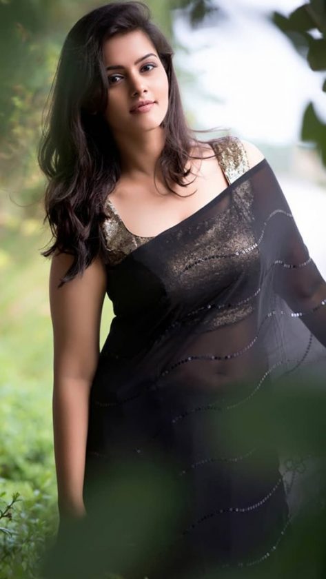 Swathishta Krishnan Pictures and Photos | Breathtaking